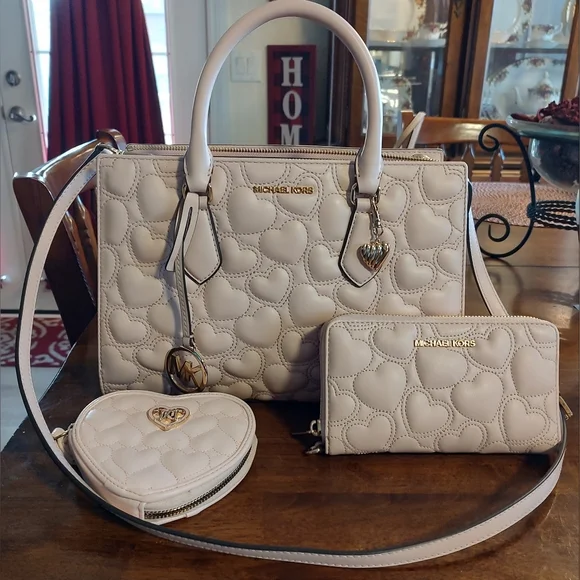 Michael Kors Quilted Heart Tote Set in Light Pink