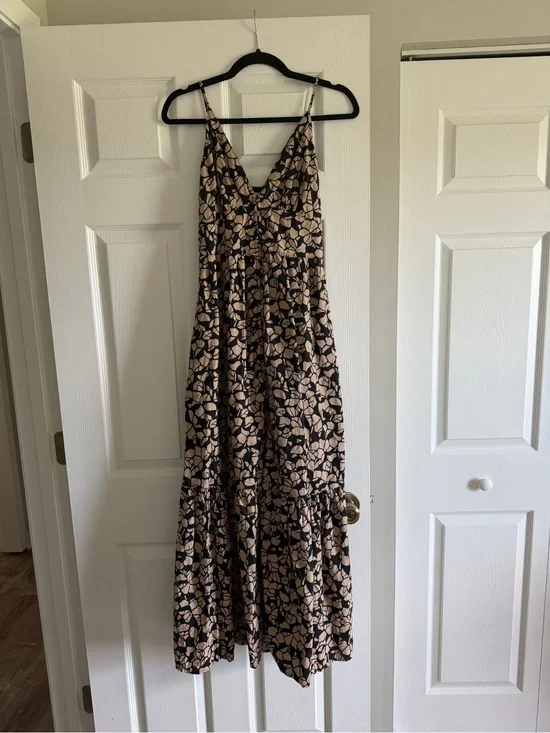 Abercrombie & Fitch Black and Beige Floral Maxi Dress