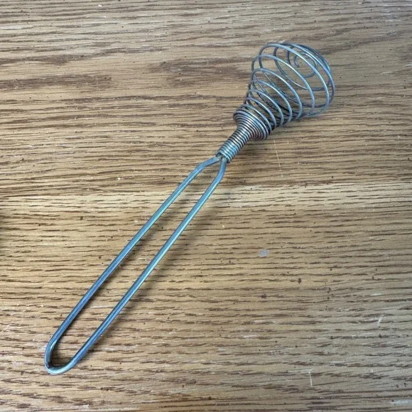 Vintage Spiral Spring Coil Wire Whisk Hand Egg Beater Metal Kitchen Tool