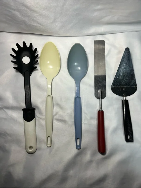 Vintage EKCO 5 Pc Kitchen Utensil Lot USA Stainless Nylon Spoons Pie Icing