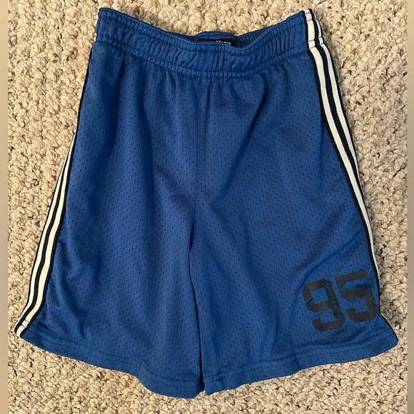 OshKosh B’gosh boys shorts.  Size 5.
