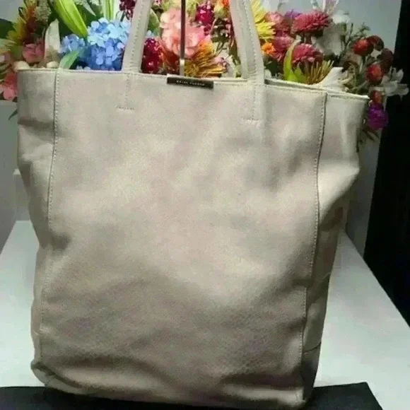 🔥🔥 Large leather & embossed suede tote Kelsi Dagger NWT!  Neutral Shoulder Bag