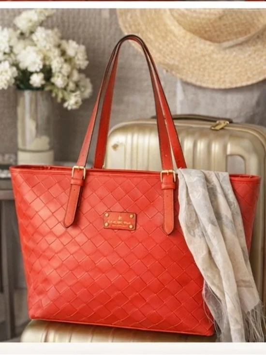 London Fog Tote — Pristine