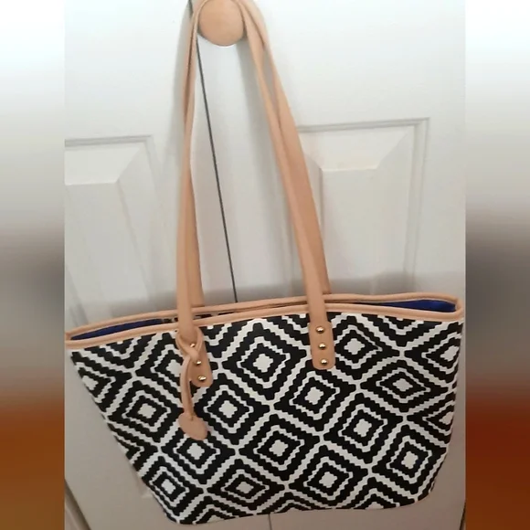 Payless Large Black & White Print Tote
