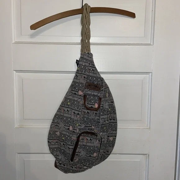 Union Bay Sling Backpack Bag Purse Crossbody Gray Unicorn Animal Print Phone Pkt