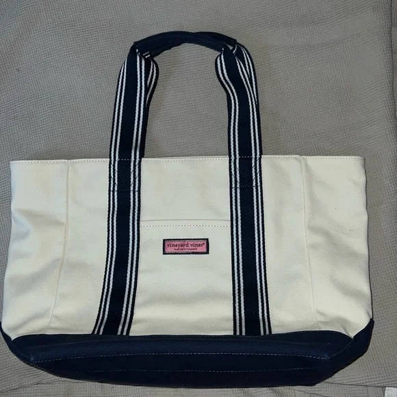 Vineyard Vines Martha’s Vineyard Canvas Tote Preppy