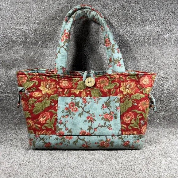 Hazelnut Hill Tote Bag Red Blue Floral Quilted Button Closure Cottagecore