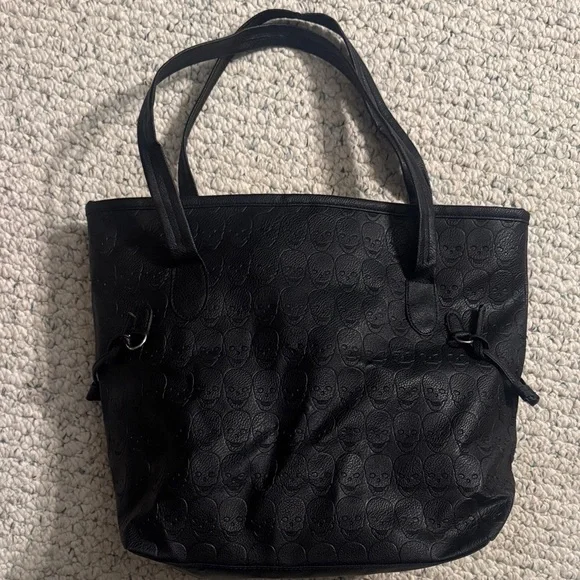 Black Skull Tote Bag 💀
