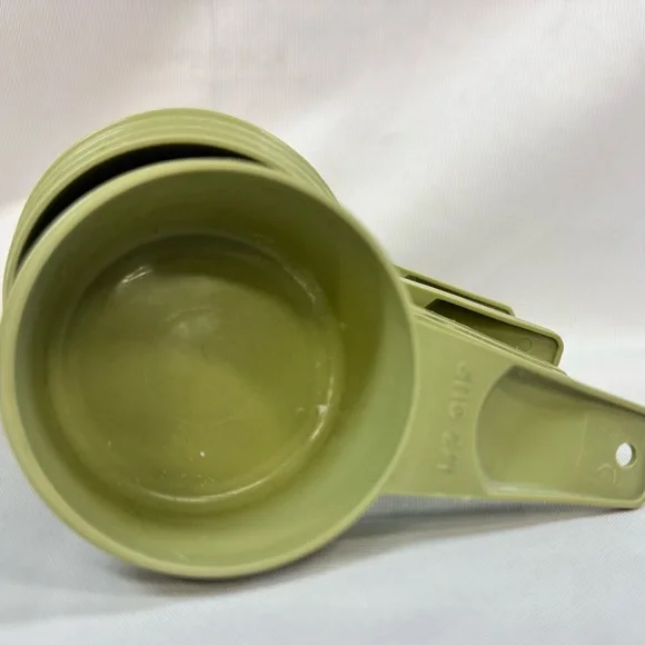 Vintage Tupperware Measuring Cups‎ – Avocado Green – Set of 5 – Nesting