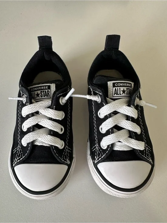 Converse Kids Black Low Top Sneakers Size 6