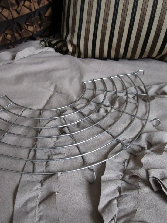 semi-circle skillet edge oil drain rack