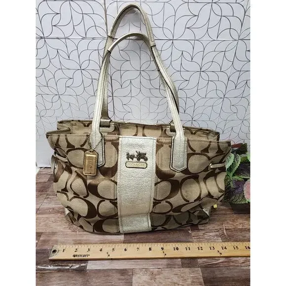 COACH Chelsea Stripe Signature Charlie SHOULDER BAG Tote Leather Stripe READ
