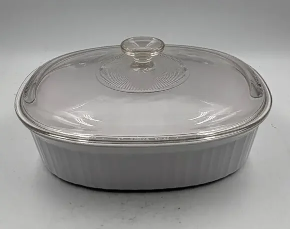 Corning Ware French White F-2-B Oval Casserole Dish with Lid 3 Qt. 2.8 Liter