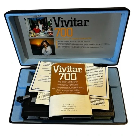 Vintage Vivitar 700 Point & Shoot‎ Black Camera 24 MM 1:7 Lens