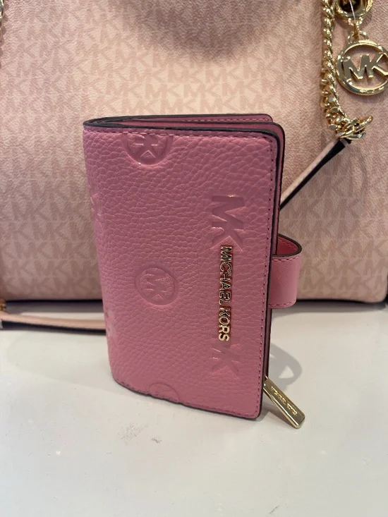 MICHAEL KORS Jet Set Travel Medium Logo Debossed Billfold Wallet Carnation  NWT