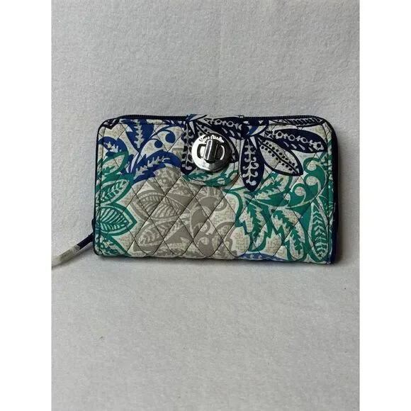 Vera Bradley Turn lock Wallet Santiago Quilted Clutch Organizer Never Used-notes
