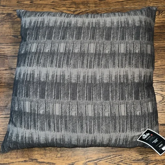 piubelle decorative pillow 24