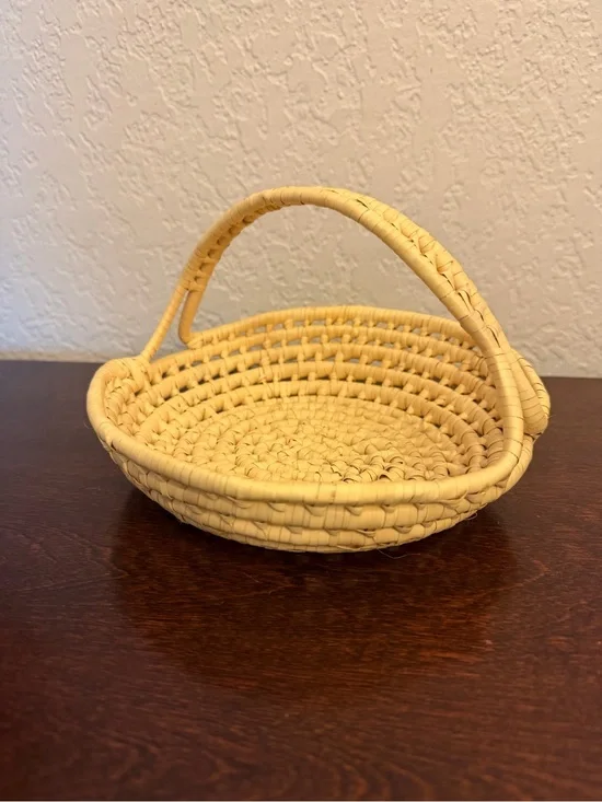 Handmade Sweetgrass Hand Woven Coiled Low Round Basket Tray With Top Handle 8”