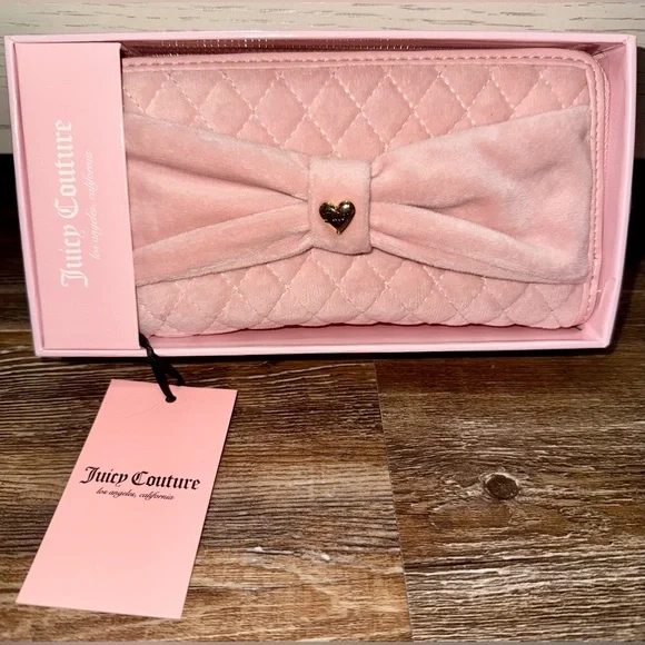 Juicy Couture Zip Around Wallet🩷