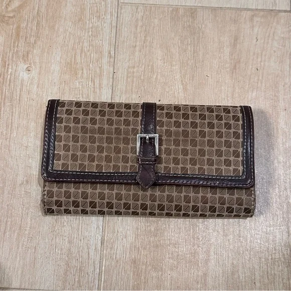 Nine West trifold wallet - multiple pockets