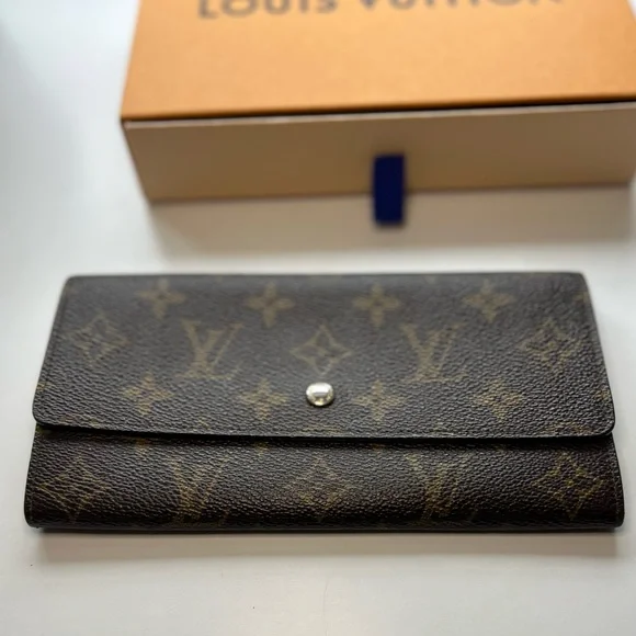 Louis Vuitton Monogram Sarah Wallet