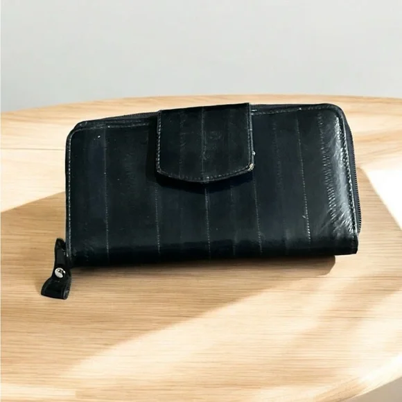 Real Eel Skin Wallet. Navy Blue