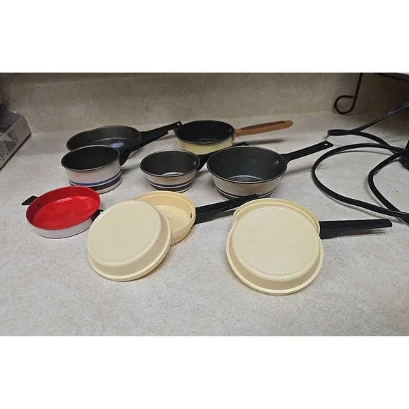 Set of Vtg Assorted Pretend Play Doll Saucepans Frying Pans Kitchen Cookware