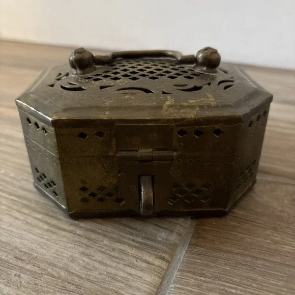 Vintage Brass Cricket Box Incense Lock Box Hinged W/ Handle Jali Cut India  6.5