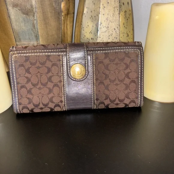 Vintage Coach Hampton Signature Jacquard Trifold Wallet.