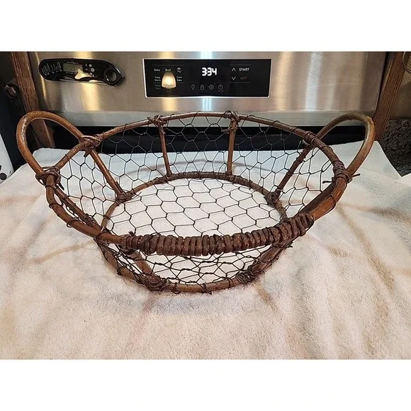 Rustic Round‎ Chicken Wire Twig Branch Wood Basket