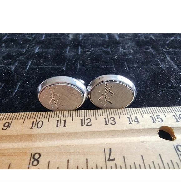 Vintage Swank Cufflink Set Silver Tone Oval Engraved Side Scroll Used
