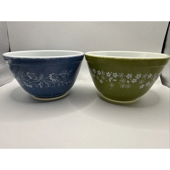SET 2 PYREX BOWLS 401 Crazy Daisy  Colonial Mist 750 Ml
