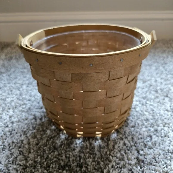 Longaberger 2004 Woven‎ Small Fruit Basket w/Handle