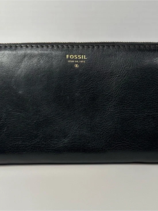 Fossil Black Leather Zip Wallet with Gold Logo Green Inside