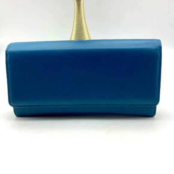 Safe Keeper Women’s Turquoise Leather Wallet Excellent Condition