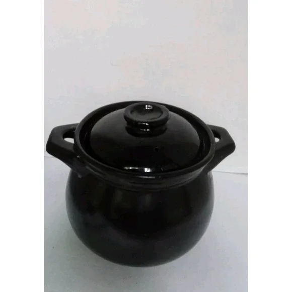 Black Glossy Ceramic Earthenware Pot with‎ Lid and Handles Traditional Stoneware