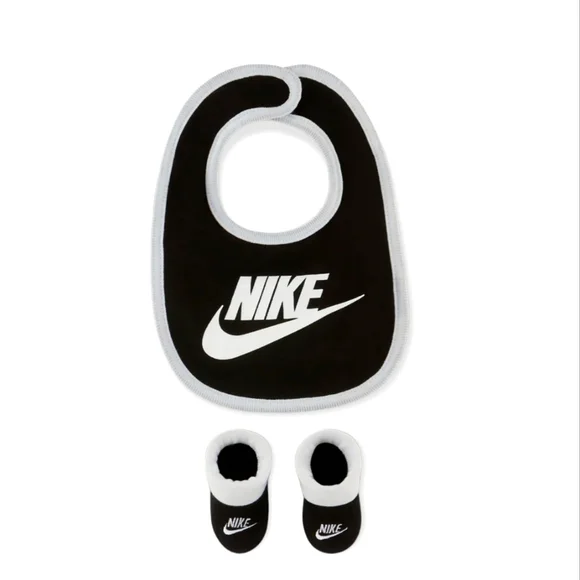 New! Nike 0-6 Month Baby Bib and Booties Shoes Set