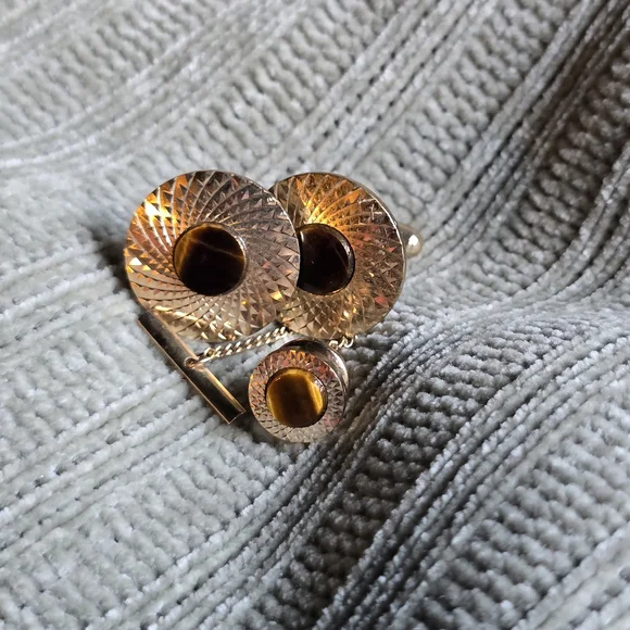 Tigers Eye Textured Cuff Links With Matching Tie Pin