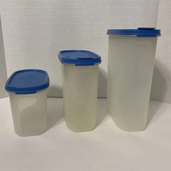 Lot of 3 pieces of Tupperware with lids Cornflower Blue 4-3/4C 7-1/4C 9-3/4C