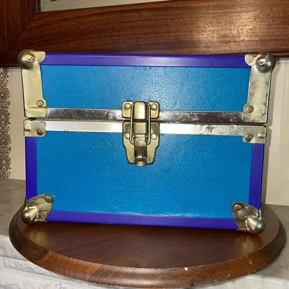 Vintage Medium Size Hard Side Trunk | Metal Latch & Corners | 12x 8.5 x 9in