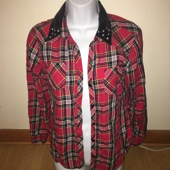 Justice girls plaid shirt sz 16 .  Will also fit a sz XS adult .