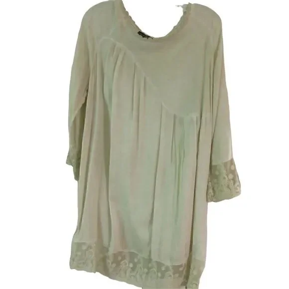 DOLCE BIANCA ITALIA DRESS LIGHT GREEN LACE ACCENTS SIZE LARGE
