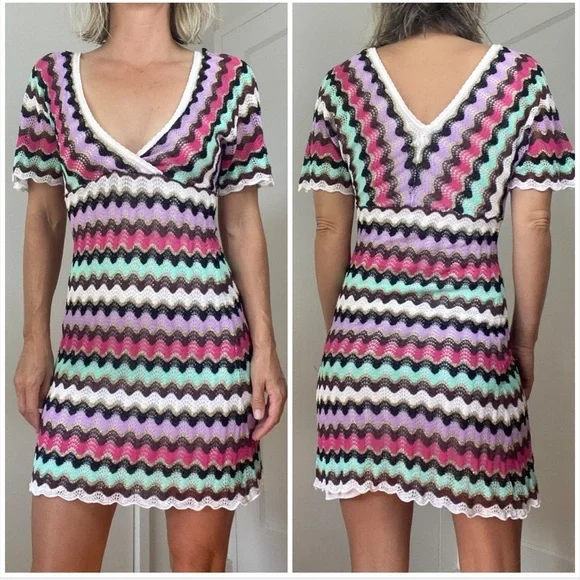 Vintage Y2K Guess Zig Zag Multi-Color Rainbow Stripe Mini Dress size Medium