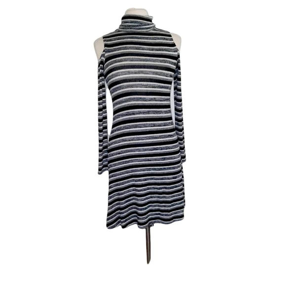 American Eagle Outfitters dress xs Soft & Sexy Plush Cold Shoulder Strip…