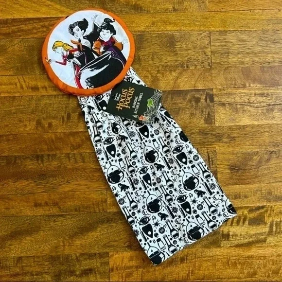 Pair Of Disney Hocus Pocus Sanger Sisters Halloween Kitchen Towels New With Tags