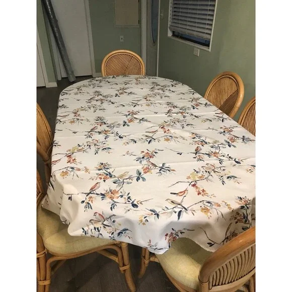 Bird floral themed table cloth