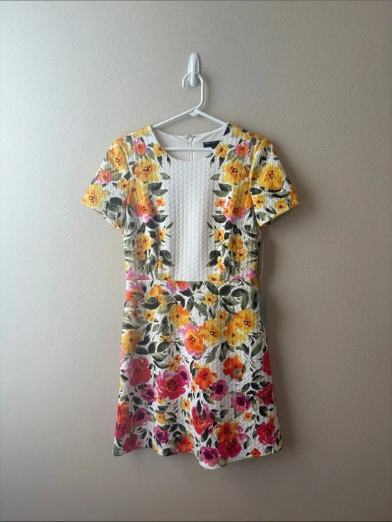 ✨NWT~Maggy London Floral 🌼 Dress✨