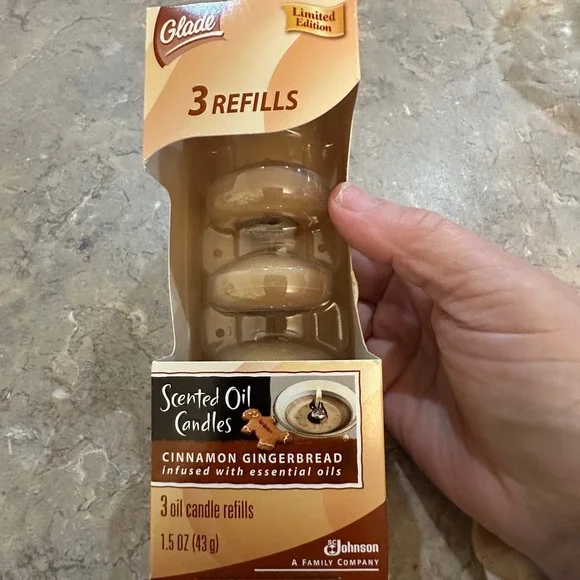 Glade Cinnamon Gingerbread Scented Oil Candles 3 Refills Limited Edition 1.5oz