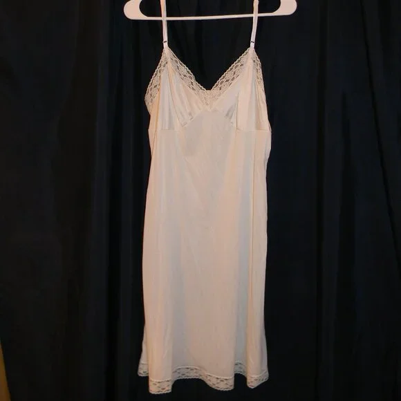 Vanity Fair Vintage Slip Made in USA White Lace Adjustable Straps