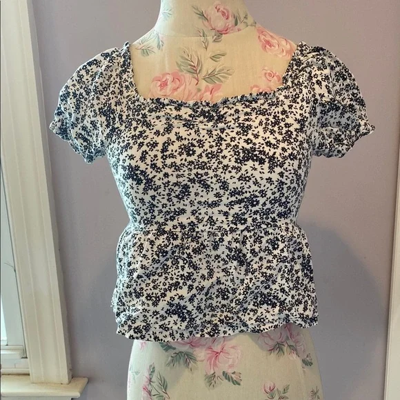 Old Navy Navy and White Floral Kids Tee